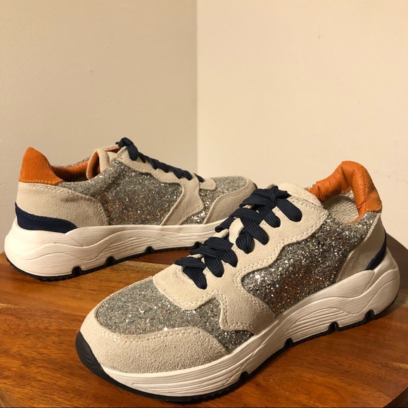 Steve Madden Suede Sneaker Size 6 - Picture 9 of 17